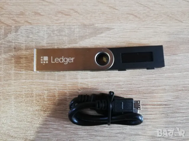 Ledger Nano S hardware crypto wallet, снимка 3 - USB Flash памети - 39814562