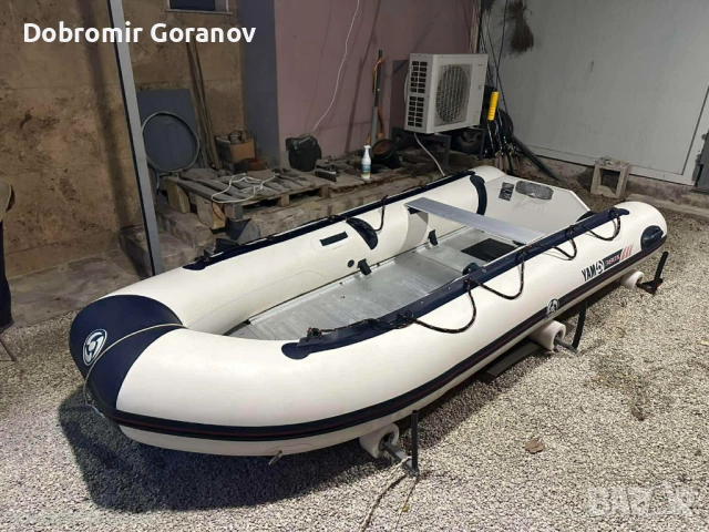 Лодка с двигател YAMAHA