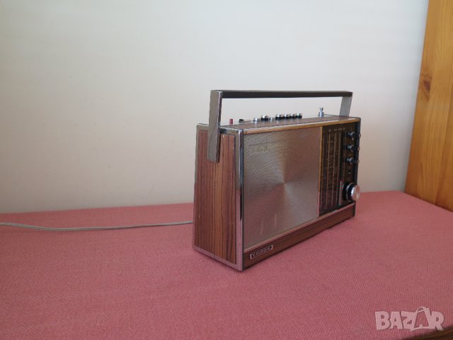 Vintage Grundig  Concert-Boy 208,   1967–1969г.,Ретро радио , снимка 9 - Радиокасетофони, транзистори - 41191157