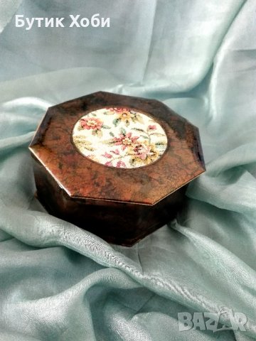 Старинна австрийска кутия, снимка 1