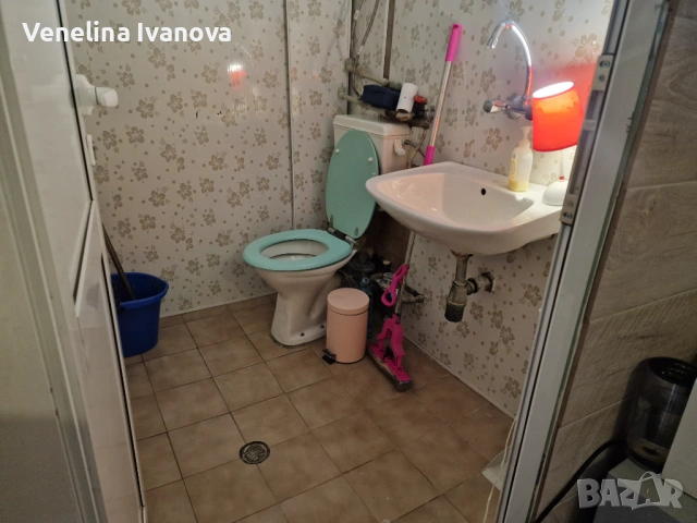  Ъглов обзаведен фризьорски саон в аристократичния център на Софиа - "Оборище" , снимка 5 - Магазини - 53289310