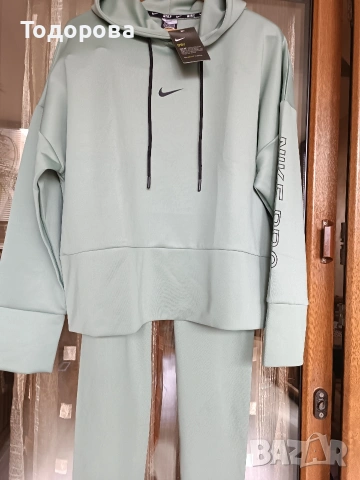 Екип за спорт Nike