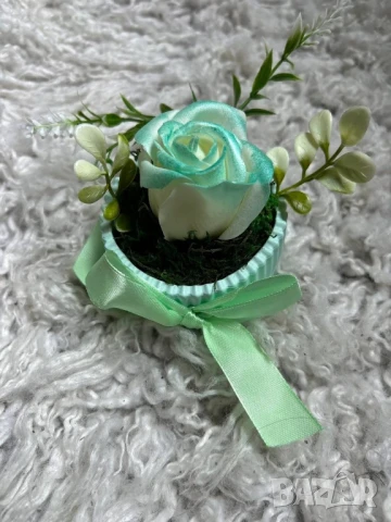 керамична кашпа, със сапунена роза и скандинавски мъх , снимка 3 - Декорация за дома - 51033873