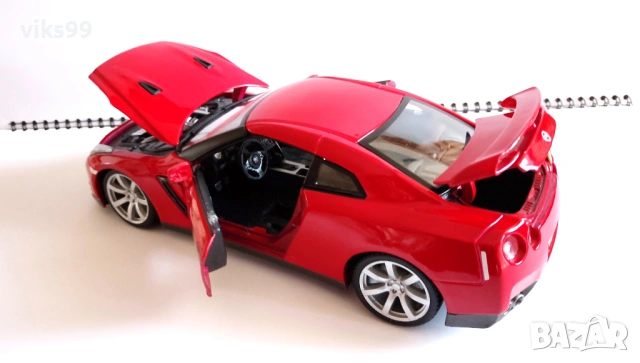 Nissan GT-R 2009 Bburago DIAMOND Мащаб 1:18, снимка 3 - Колекции - 53008169