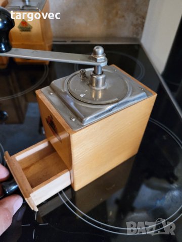 Старинна мелничка за кафе, снимка 2 - Антикварни и старинни предмети - 41719730