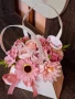 Кокетната дамска чанта с микс сапунени цветя от пластичен сапун в розово и пепел от рози, снимка 9