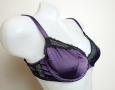 75С размер лилав сатенен сутиен с черна дантела с меки чашки, снимка 2