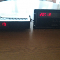Стари настолни радио часовници, снимка 1 - Антикварни и старинни предмети - 36399646