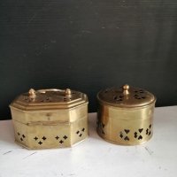Двойка стари метални кутийки, снимка 3 - Антикварни и старинни предмети - 40289313