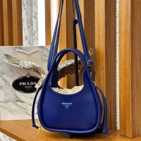 Дамски чанти Prada , снимка 1 - Чанти - 42639946
