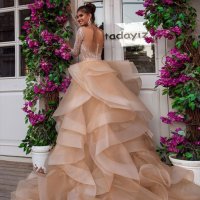 Сватбена рокля в златисто, снимка 1 - Рокли - 40958188