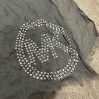 MICHAEL KORS шал с лого камъни в сиво, снимка 4 - Шалове - 41290226