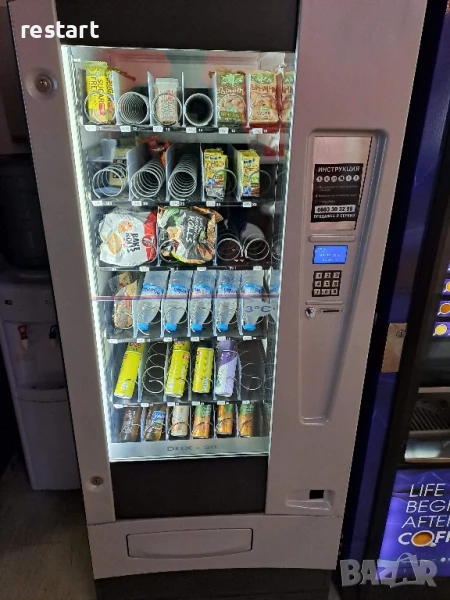 Вендинг автомати за храни и напитки GPE Италия, снимка 1