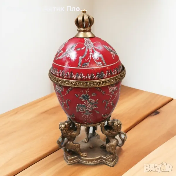 Яйце порцелан и бронз в червено, снимка 1