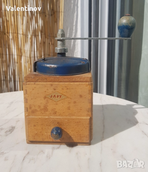 Старинна мелница за кафе , снимка 1