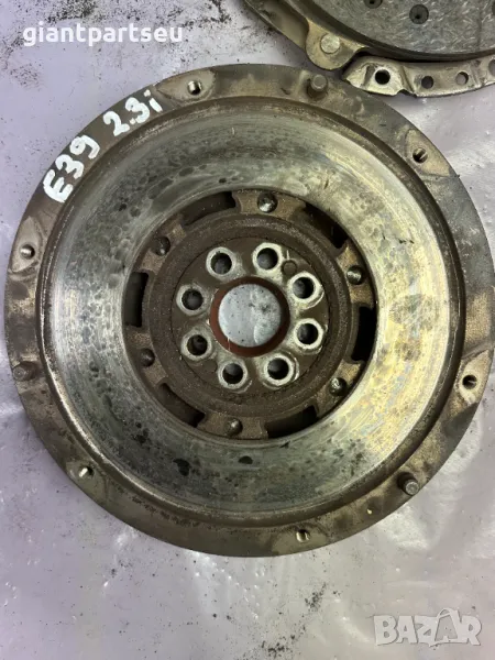 Маховик за БМВ BMW E39 2.3 БЕНЗИН + Съеденител и Феродо , снимка 1