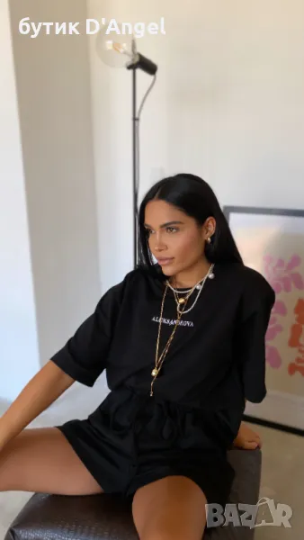 Тишърт с овърсайз кройка и бродерия в черен цвят, снимка 1