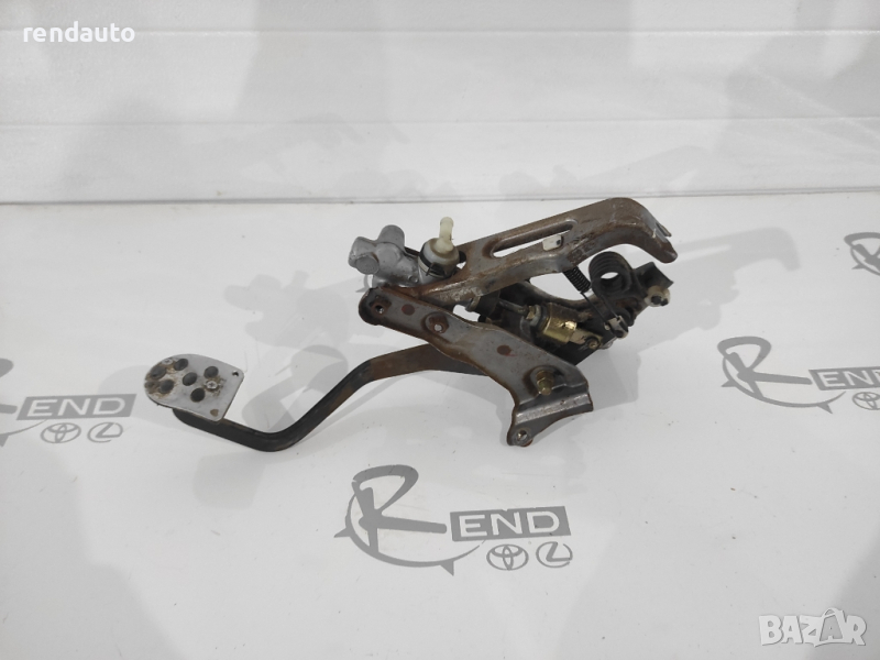 Педал съединител за Toyota Avensis Verso 2001-2009 1CD , снимка 1