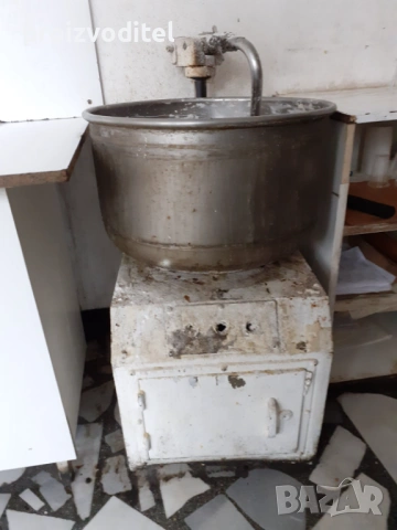 Продавам оборудване за баничарница