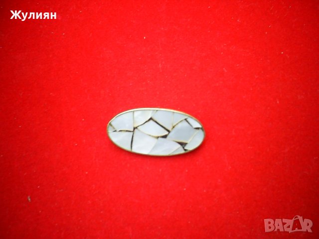 СТАРА БРОШКА СЪС СЕДЕФ, снимка 1