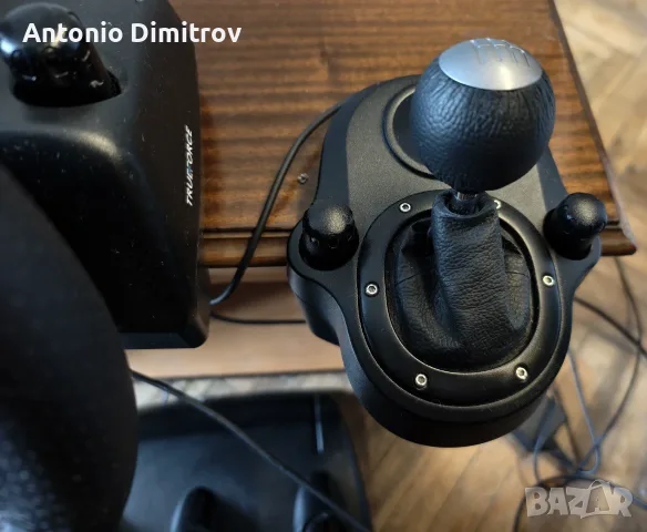 Волан Logitech G923 със скоростен лост и педали, снимка 2 - Аксесоари - 56239791