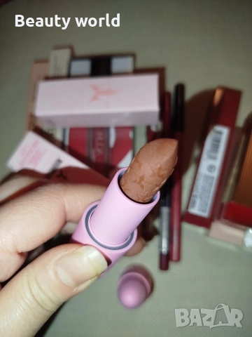 Нови червила и моливи , снимка 12 - Декоративна козметика - 53065086