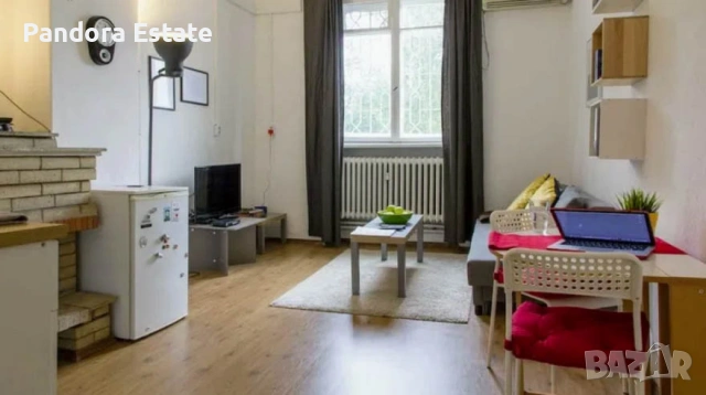 Продава едностаен апартамент в кв. Изток