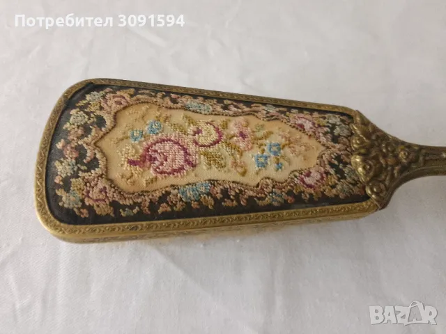  Стара аристократична хубава четка за дрехи с бродерия прекрасна бронзова изработка и хубава бродери, снимка 4 - Други ценни предмети - 48188427