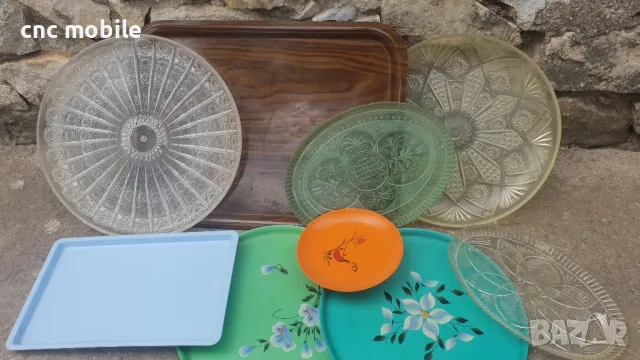 Табли за сервиране 