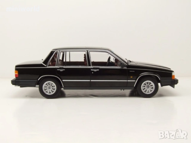 Volvo 760 1985 - мащаб 1:18 на Triple9 моделът е нов в кутия, снимка 4 - Колекции - 53443198