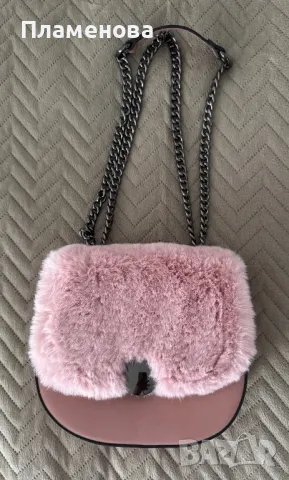 Дамска розова чанта с пух