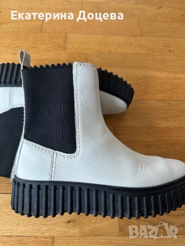 Бели кожени боти Clark’s, снимка 3 - Дамски боти - 53587999