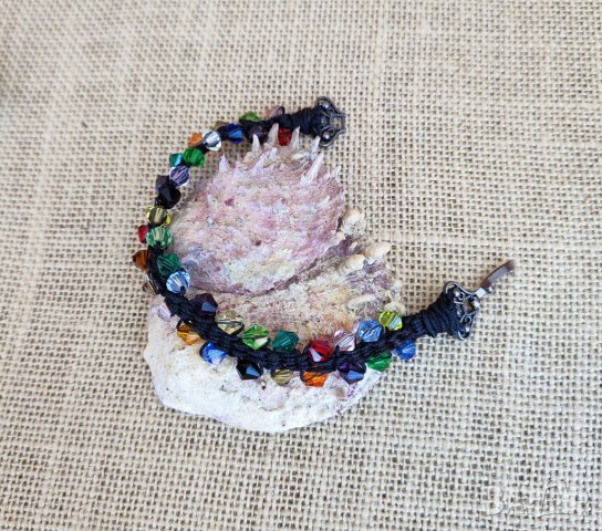 Плоска кумихимо гривна с кристали, снимка 4 - Гривни - 42588826