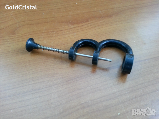 Стар уред за вадене на костилки 