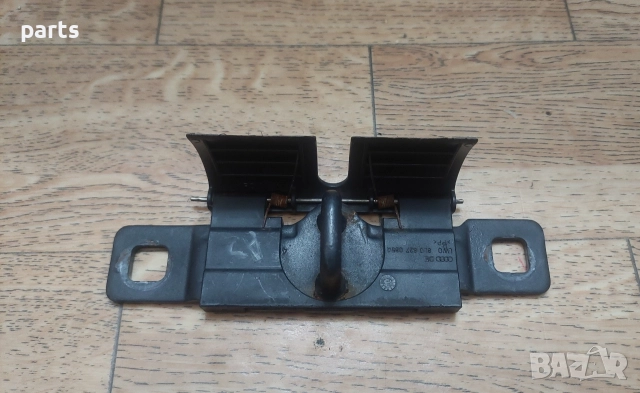 Фиксатор Заден Капак Ауди A3 8L - 8L0827085A, снимка 2 - Части - 52702530