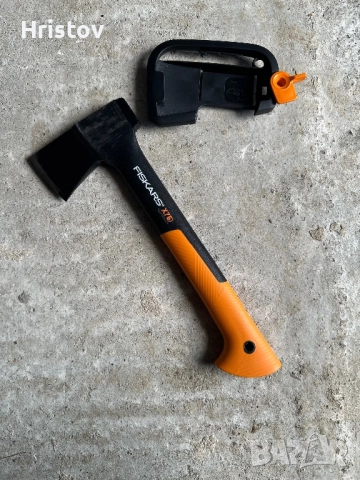 Брадва за къмпинг и туризъм Fiskars X7, снимка 2 - Екипировка - 52024260