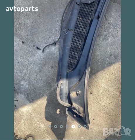 Chrysler voyager 2004година лайсна под предно стъкло, снимка 5 - Части - 40397246