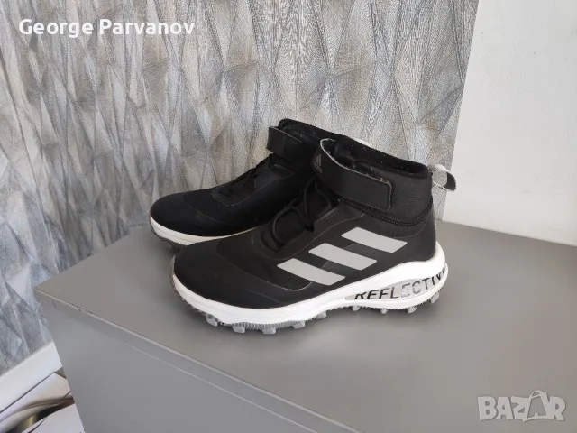 Маратонки Адидас ( adidas ) перфектни ( номер 37 и 1/3)