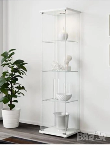 Стъклена витрина