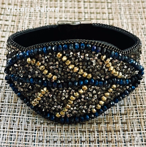 Гривна/ маншет  с кристали и мъниста, снимка 8 - Гривни - 52256396