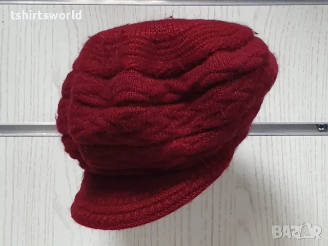 Нова зимна дамска шапка с козирка Ангора в червен цвят, снимка 4 - Шапки - 48194741