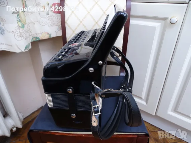 Акордеон Royal Standard Meteor – 80 баса, снимка 10 - Акордеони - 56289754
