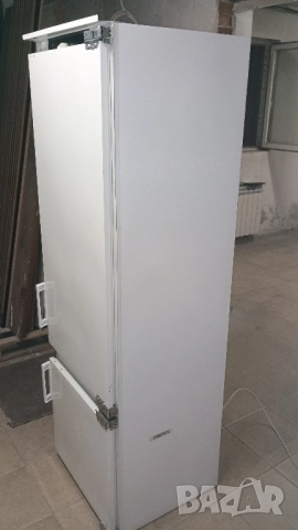 Хладилник с фризер AEG за рграждане, снимка 11 - Хладилници - 52508456