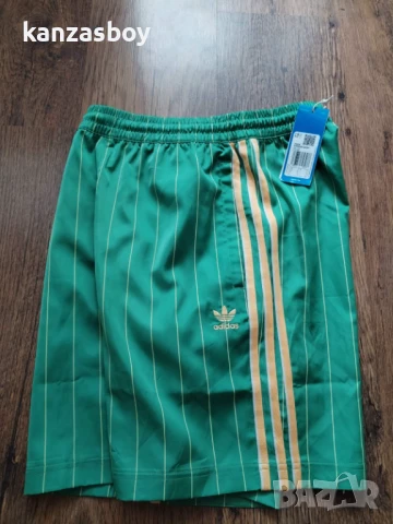 adidas Pinstripe Sprinter Shorts - страхотни мъжки панталони НОВИ С, снимка 5 - Спортни дрехи, екипи - 51044571