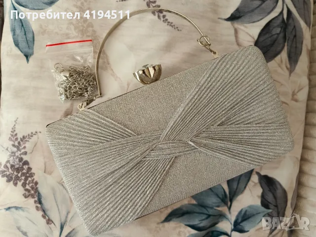 Сребриста вечерна чанта клъч