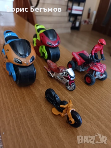 Лот мотори общо-10евро, снимка 4 - Коли, камиони, мотори, писти - 53761529