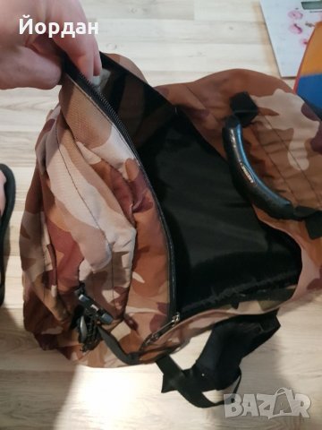 Раница Eastpack перфектно състояние. Голяма, снимка 3 - Раници - 34502287