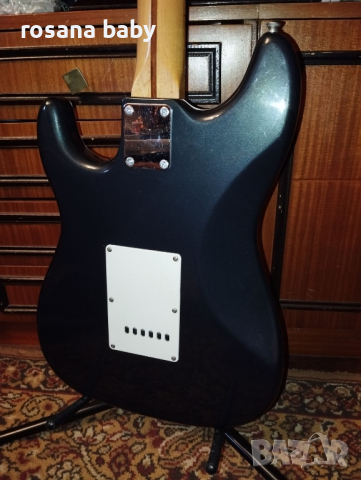 Електрическа китара Rockwood by Hohner и кубе, снимка 7 - Китари - 44620110