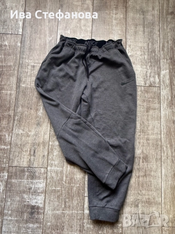 Нов оригинален марков ватиран сив спортен панталон Nike nike Найк , снимка 2 - Спортни дрехи, екипи - 46576912