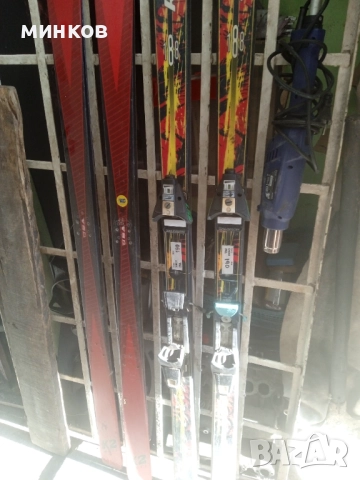 Накуп уреди от Австрия 1 бус компютри монитори бюра столове кафемашини ТV стари Рутери и др.уреди, снимка 14 - Работни маси и бюра - 52892632